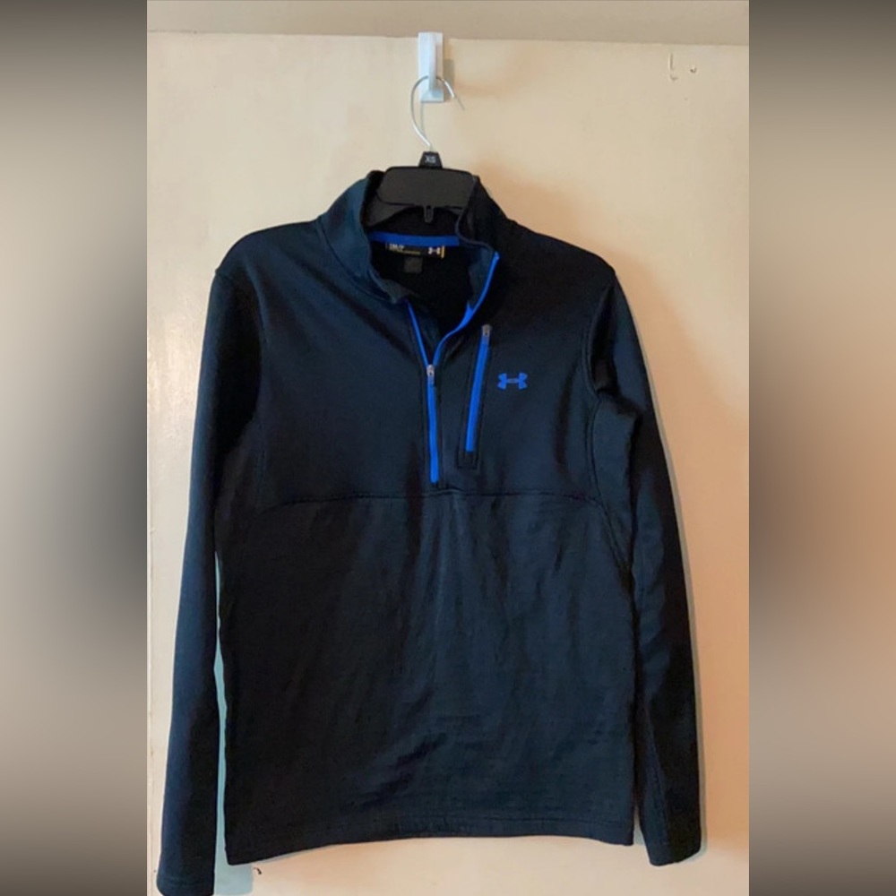 Under Amour pull over